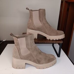 Dolce Vita Halina Taupe Suede Lug Sole Chelsea Boots Women Size 10